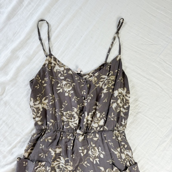 100% Silk Aritzia Babaton Dress in Taupe Floral - Picture 5 of 5